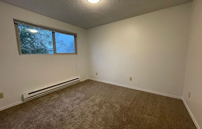 2 beds, 1 bath, $2,100