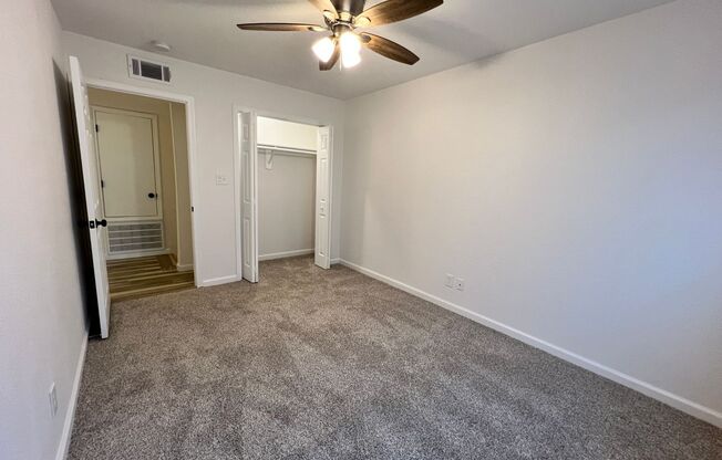 3 beds, 2.5 baths, $1,895, Unit UNIT 40