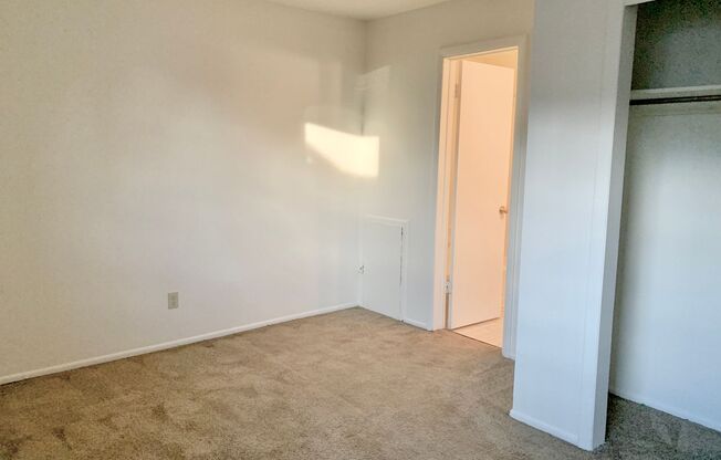 1 bed, 1 bath, 450 sqft, $765, Unit 72-B06