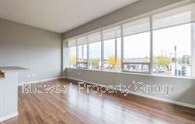 4100 Lindell, #302