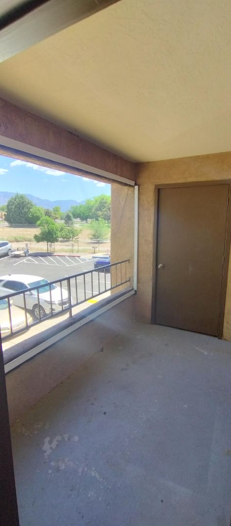 2 beds, 2 baths, 894 sqft, $1,200, Unit 44