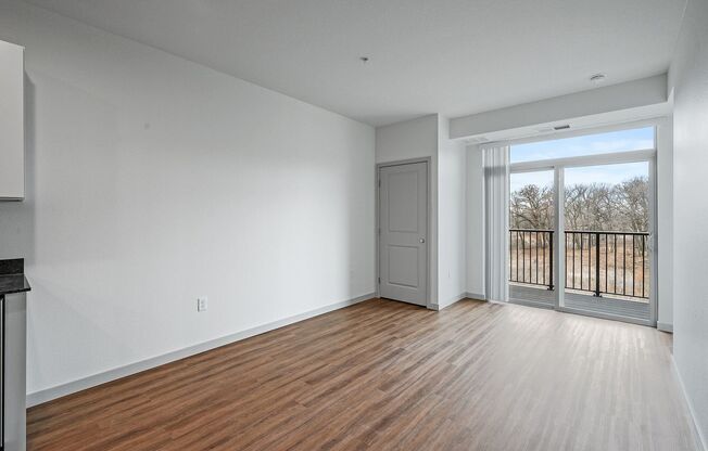 1 bed, 1 bath, 835 sqft, $1,810, Unit 115