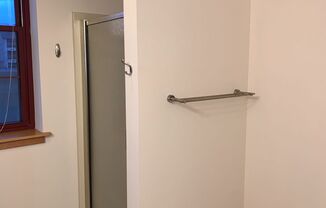 Studio, 1 bath, $1,200, Unit Apt 37