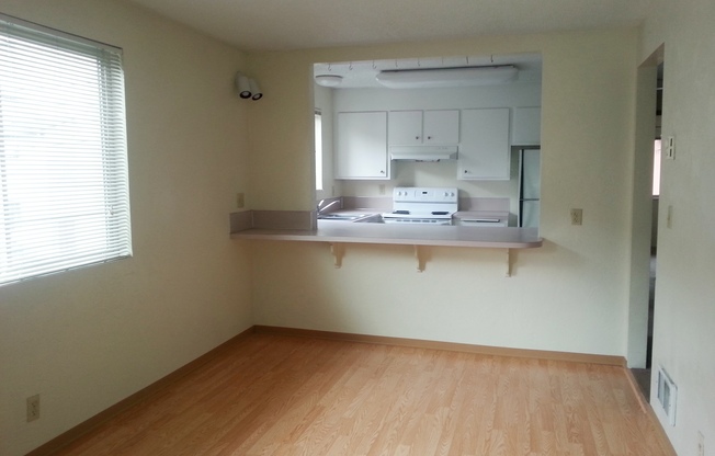 1 bed, 1 bath, $695, Unit 51B