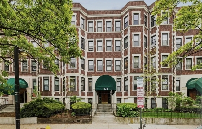 380 RIVERWAY
