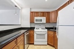 1 bed, 1 bath, 800 sqft, $3,300, Unit 21A