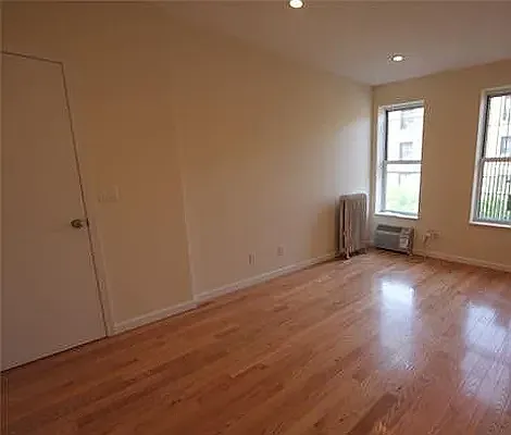 245 WADSWORTH AVE