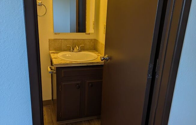 1 bed, 1 bath, $1,050, Unit Anita 3584