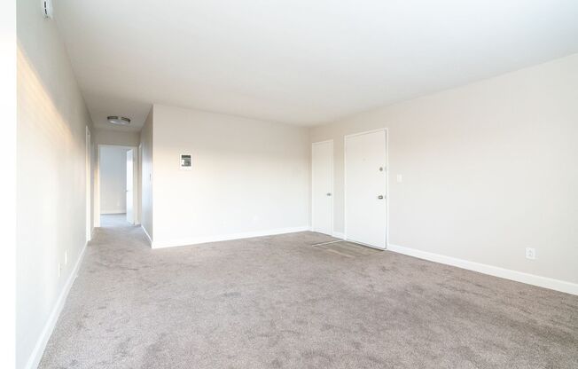2 beds, 2 baths, 925 sqft, $1,995, Unit 16