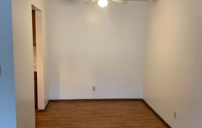 2 beds, 1 bath, 800 sqft, $950