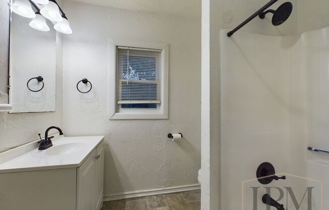 3 beds, 1 bath, $1,395