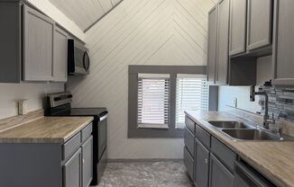Spacious 2 Bedroom - Monte Vista