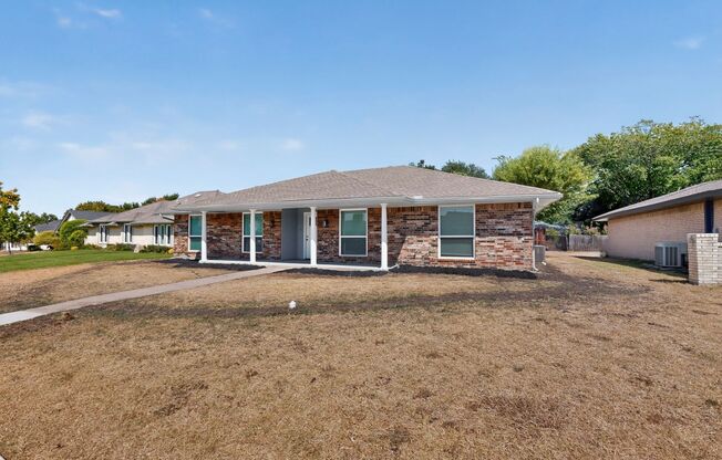 1829 KENSINGTON DR