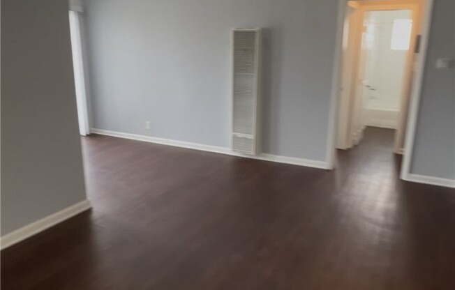 1036 NORMANDIE AVE