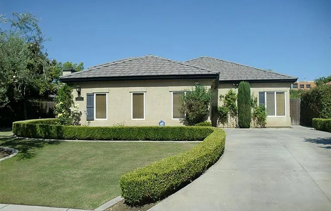 4 Bedroom Home Next To CSUB!
