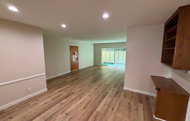 2 Bedroom Sherman Oaks Condo for Rent!