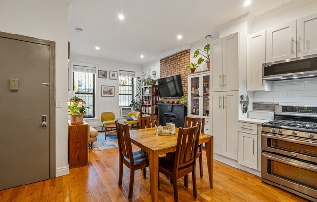 584 VANDERBILT AVE