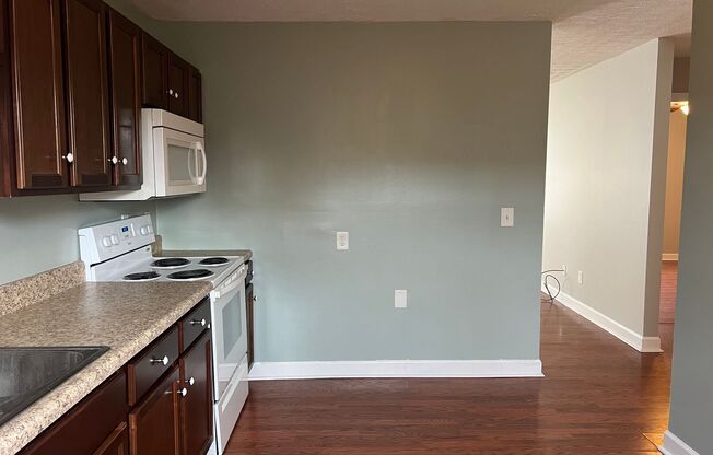 2 beds, 1 bath, $950, Unit Unit 1