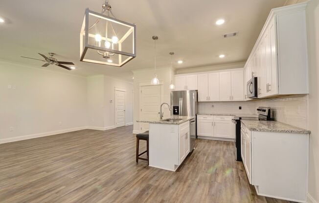 Luxury 3-Bed, 3.5-Bath Townhome in Gatewood Place – Available Now