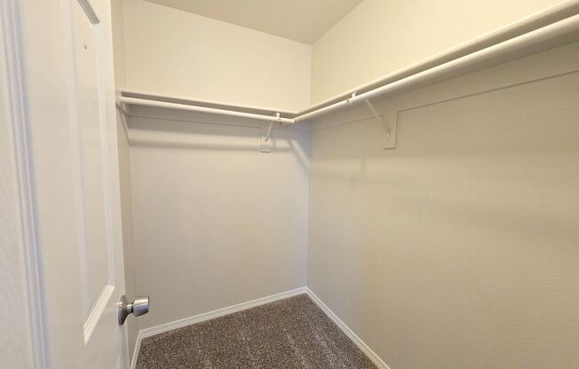 3 beds, 2 baths, 1,200 sqft, $1,750, Unit 1917-130