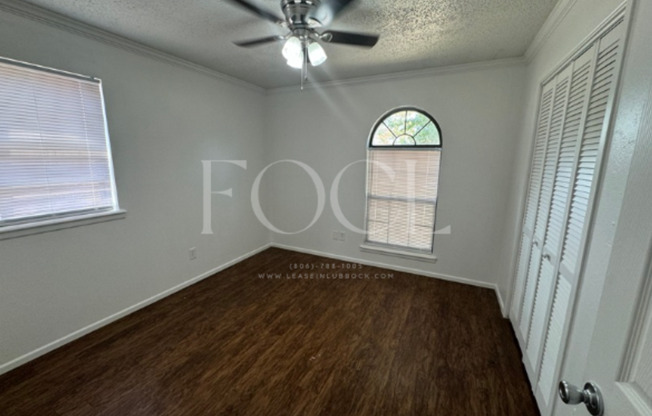 3 beds, 2 baths, $1,400