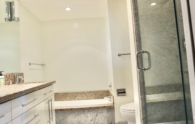1 bed, 1 bath, 805 sqft, $3,900, Unit 1010