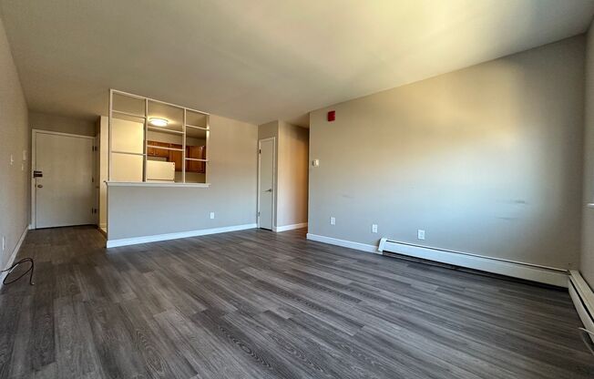 1 bed, 1 bath, $1,195, Unit 305