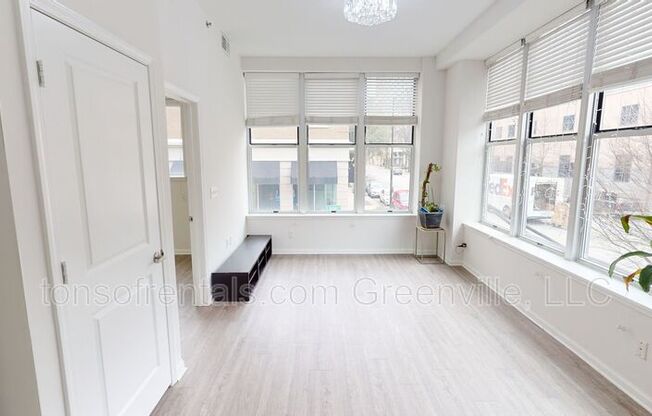 100 E. Washington Street unit 76