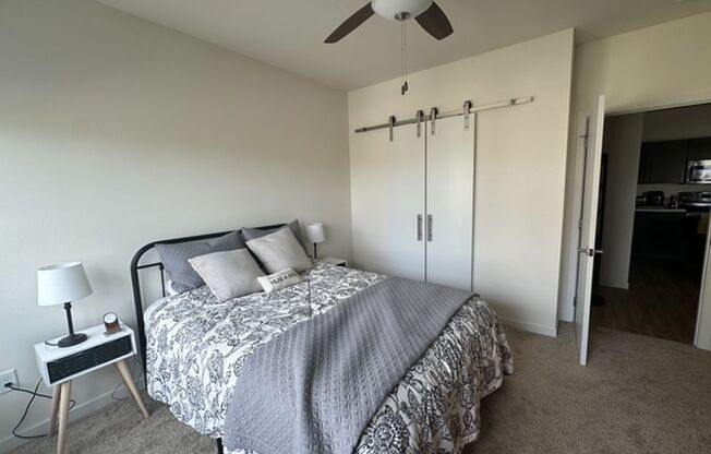 1 bed, 1 bath, 852 sqft, $1,400, Unit 143-424