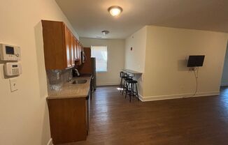 3 beds, 3 baths, 823 sqft, $1,895, Unit Unit 21