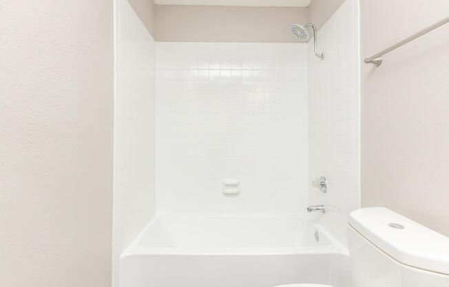 2 beds, 2 baths, 1,044 sqft, $1,600