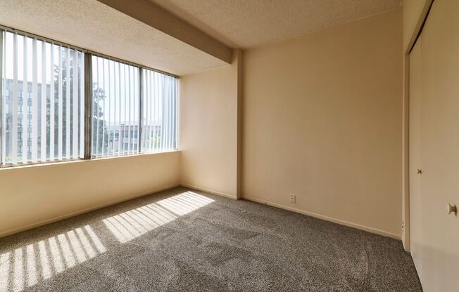 2 beds, 1 bath, 871 sqft, $1,675, Unit 517