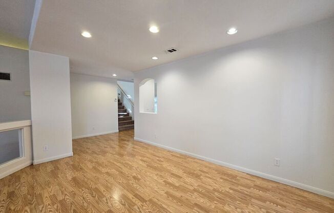 3697 FERNDALE CV DR