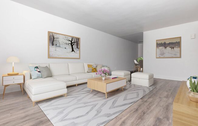 2 beds, 1 bath, 800 sqft, $1,549, Unit 112