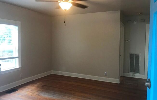 2 beds, 1 bath, 660 sqft, $1,600, Unit 404B E. 35th St.