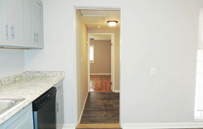 4 Bed - 2 Full Bath Bungalow for Rent in Willowick!