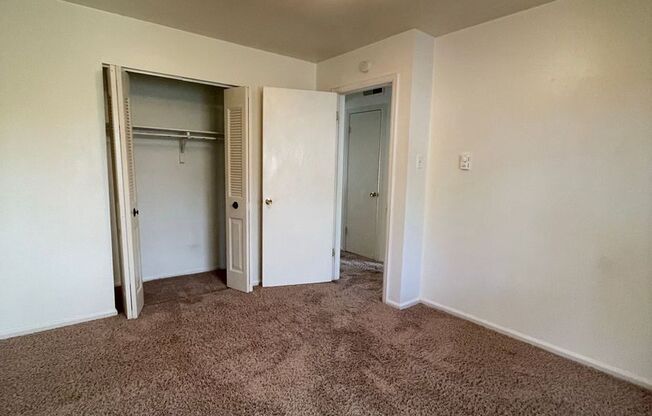 Spacious 2-Bedroom Apartment for Rent at 62 Glen Royal #8