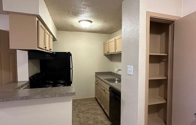 1 bed, 1 bath, 682 sqft, $905, Unit 414