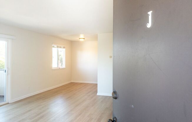 2 beds, 1 bath, $2,599, Unit Meadowsweet - Unit J