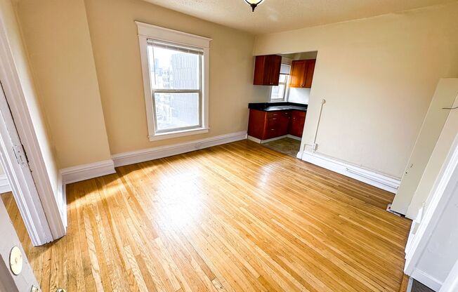 1 bed, 1 bath, 410 sqft, $1,895, Unit 402