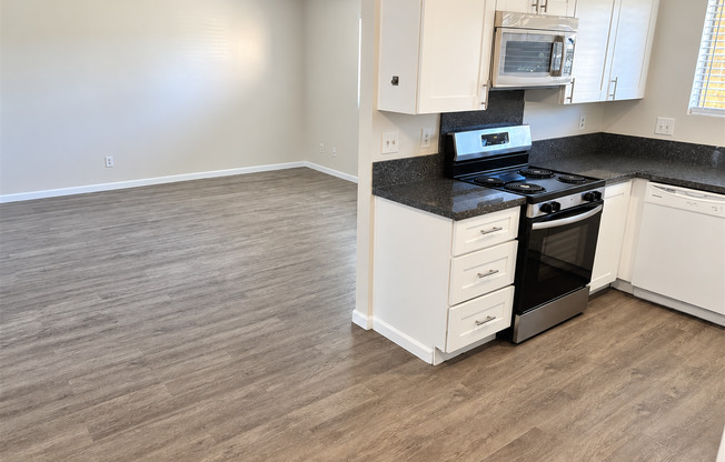 2 beds, 1 bath, 925 sqft, $2,100, Unit 430-B