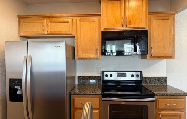 2 beds, 2 baths, 850 sqft, $2,835, Unit 837-11