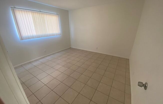 1 bed, 1 bath, 600 sqft, $1,725, Unit 12