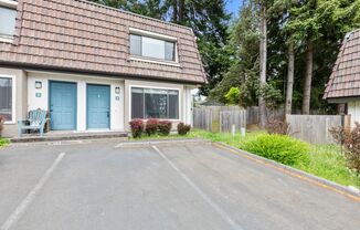 4428 176 ST SW