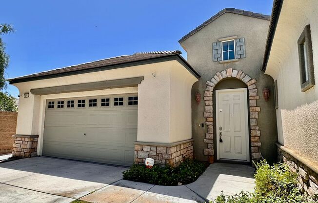 *$500 off first month!* Luxury Summerlin 4 Bedroom Home with Sparkling Pool & Spa