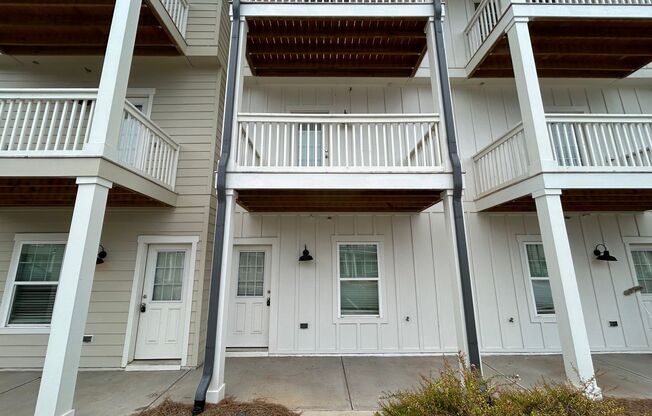 3 beds, 3.5 baths, 1,568 sqft, $2,250, Unit Unit 304