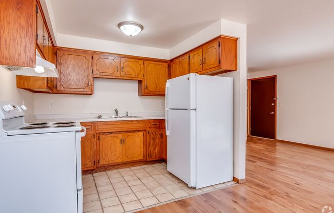 2 beds, 1 bath, 775 sqft, $1,079.99, Unit 1363-03