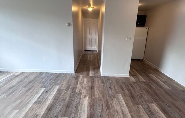 1 bed, 1 bath, 800 sqft, $1,300, Unit 403