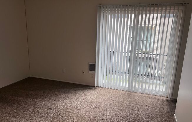 2 beds, 1.5 baths, 920 sqft, $1,595, Unit 42