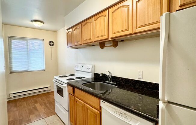 1 bed, 1 bath, 600 sqft, $1,700, Unit 10